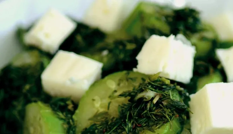 Peynirli Sıcak Kabak Salatası