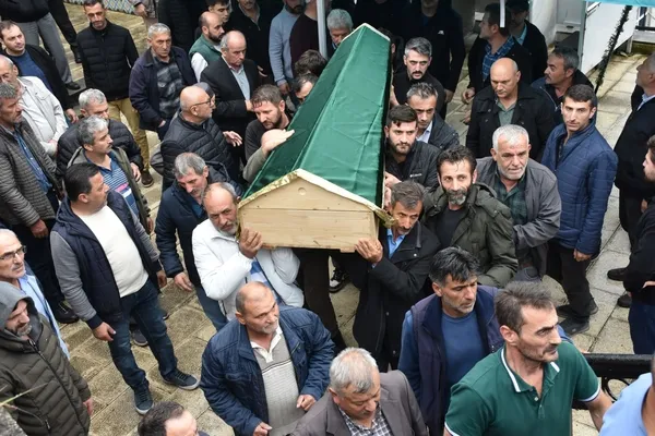 toprak-altinda-hayatini-kaybeden-turhal-son-yolculuguna-ugurlandi-1790345118036.jpg