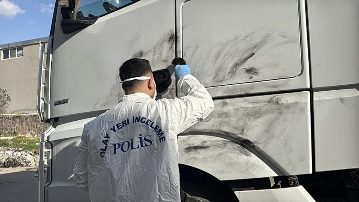 Gaziantep’te feci kaza: 5 yaşındaki çocuğa TIR çarptı! Gaziantep’te feci kaza: 5 yaşındaki çocuğa TIR çarptı!