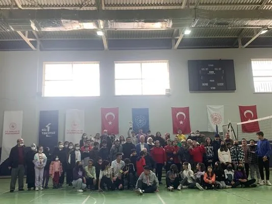 Altındağ’da Altın Smaç Aile Gençlik Voleybol Turnuvası’na yoğun ilgi