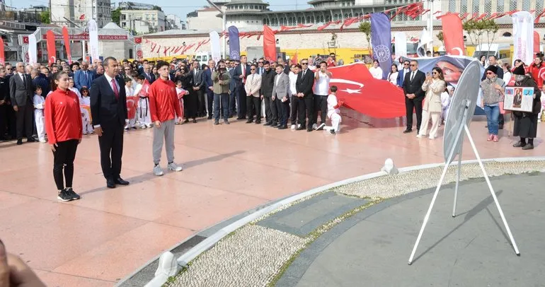 Bağımsızlık ateşi 105 yıl önce bugün yakıldı! Taksim’de Atatürk Anıtı’nda 19 Mayıs töreni