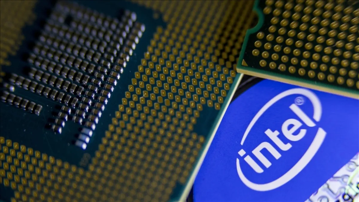 Intel'in geliri ilk çeyrekte arttı