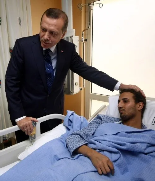 Başbakan Libyalı yaralıları ziyaret etti