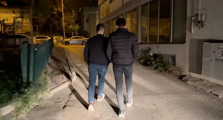 Alkollü sürücünün panik anları: Kameraları görünce bakın ne yaptı!