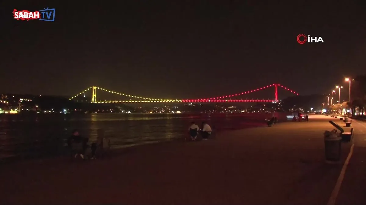 Fatih Sultan Mehmet Köprüsü "sarı-kırmızı" renklerle aydınlatıldı | Video