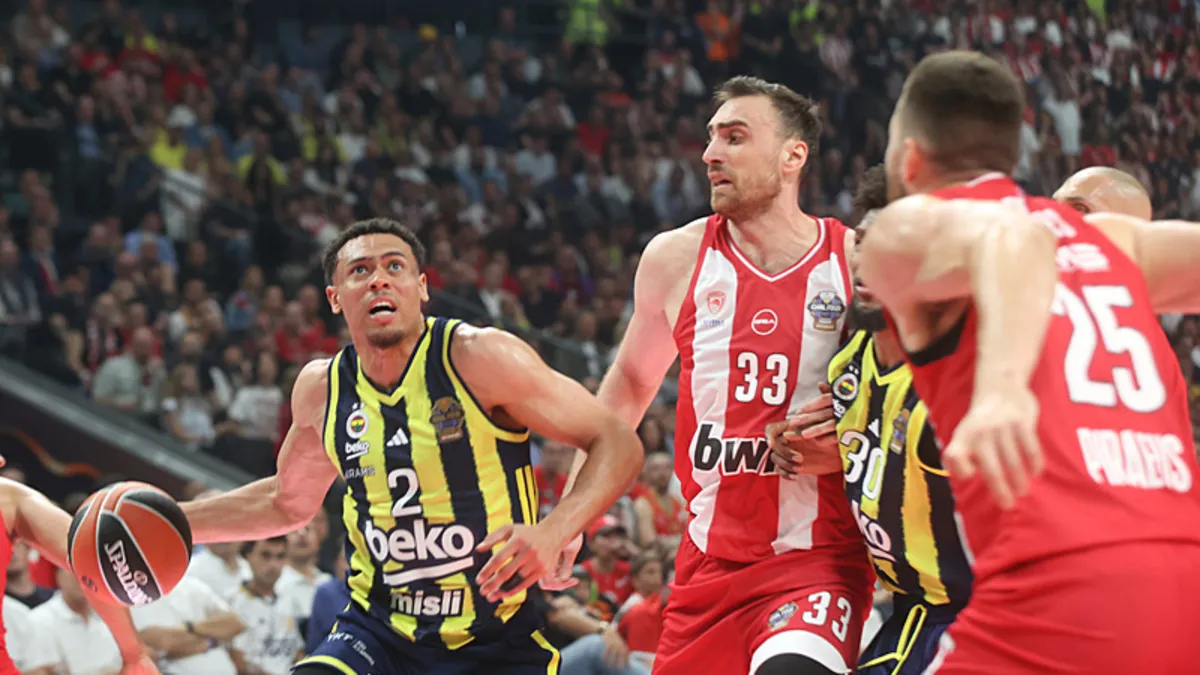 EuroLeague yönetimine büyük tepki! Dörtlü Finali eline yüzüne bulaştırdı EuroLeague yönetimine büyük tepki! Dörtlü Finali eline yüzüne bulaştırdı