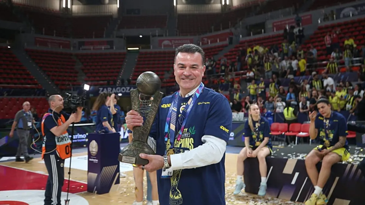 Eski Fenerbahçe Yöneticisi Şansal: “Mendez, devam etmek istemedi” Eski Fenerbahçe Yöneticisi Şansal: “Mendez, devam etmek istemedi”