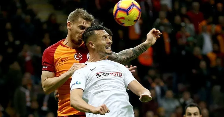 Serdar Aziz Beşiktaş derbisinde yok