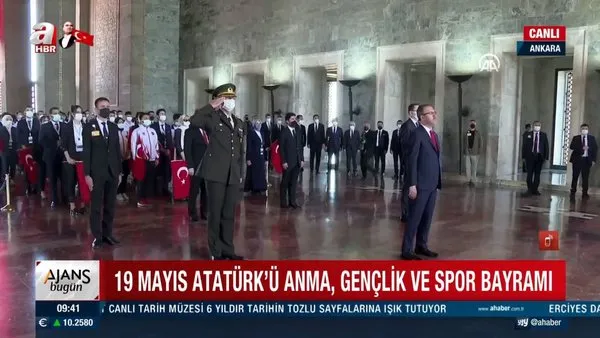 Gençlik ve Spor Bakanı Mehmet Kasapoğlu Anıtkabir'de saygı duruşundan bulundu