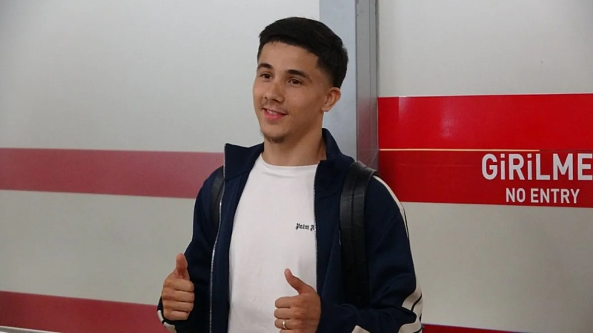 Trabzonspor'un yeni transferi Bouchouari, Trabzon'a geldi