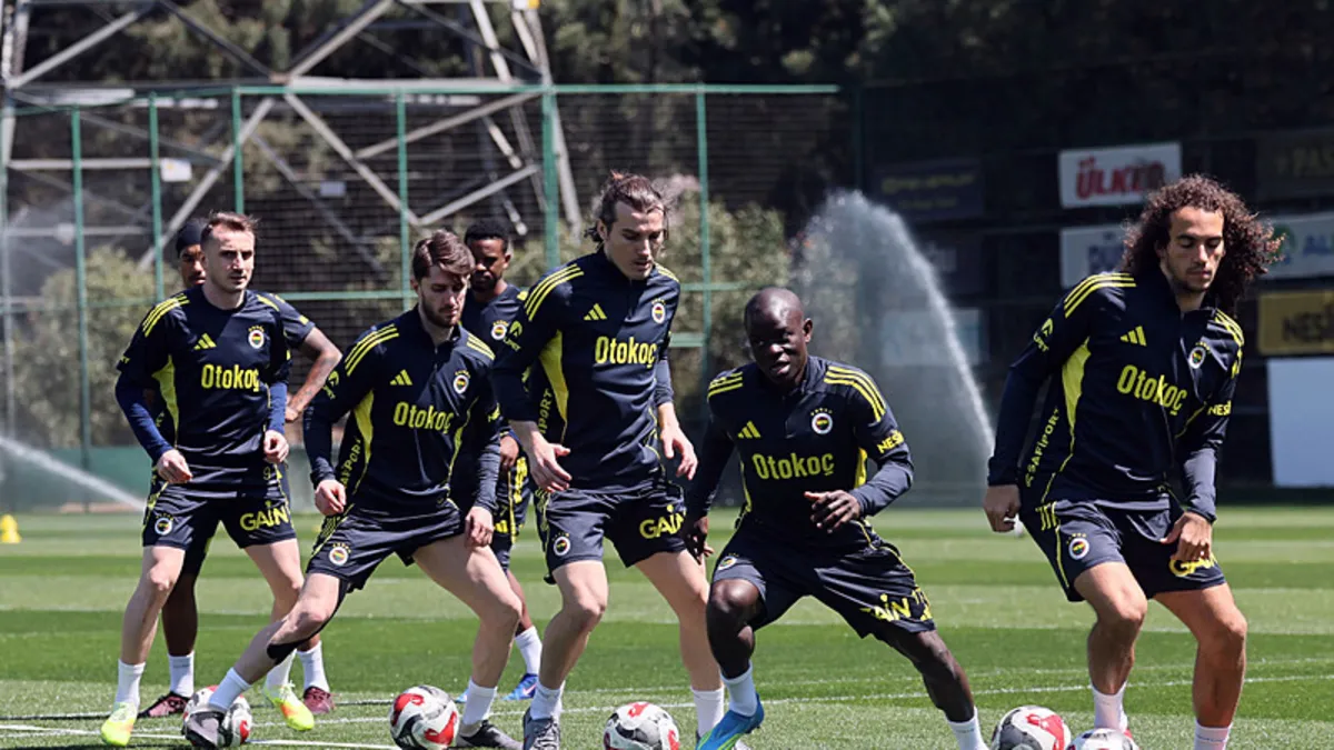 Fenerbahçe’de Konyaspor maçı hazırlıkları tamamlandı Fenerbahçe’de Konyaspor maçı hazırlıkları tamamlandı
