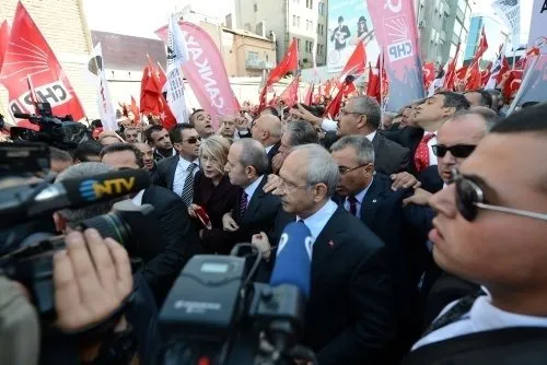 Birinci Meclis önündeki kutlamalara polis müdahale etti
