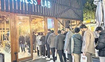 Gençler Espressolab ve D&R’a sahip çıktı