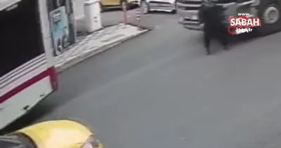 İzmir’de kamyonun altında ezilen kadın hayatını kaybetti: Feci kaza kamerada