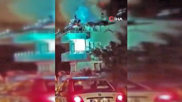 İzmir'de yıldırımın düştüğü evin alev alev yandığı anlar kamerada | Video