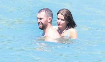 Telefonları ellerinden düşmedi