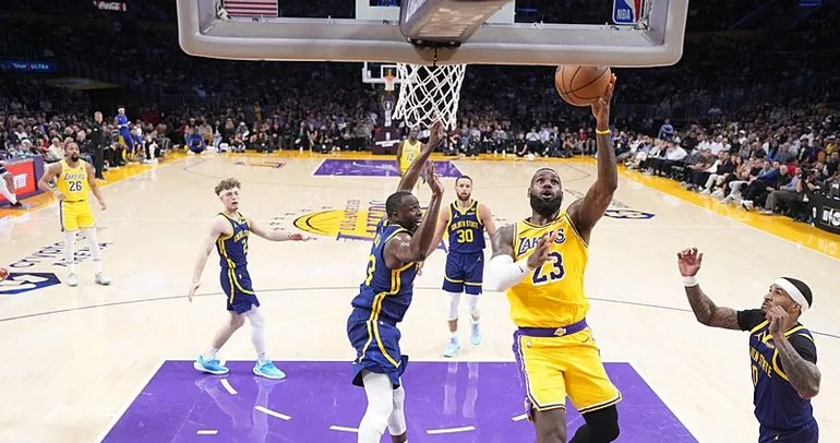 Warriors, deplasmanda Lakers’ı 14 sayı farkla geçti