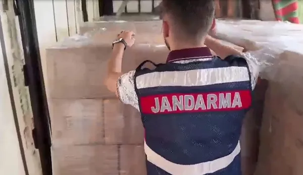 istanbul-il-jandarmadan-kacakcilara-agir-darbe-15-ton-etil-alkol-ele-gecirildi-1694325367538.jpg