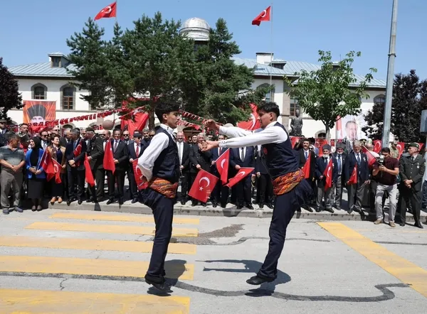 erzurum-kongresinin-107-yil-donumu-torenle-kutlandi-1784806904225.jpg