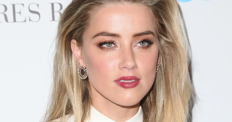 Amber Heard ödül törenini terk etti
