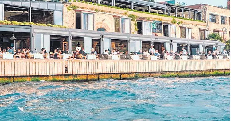 Boğaz’daki talana göz yumuyor