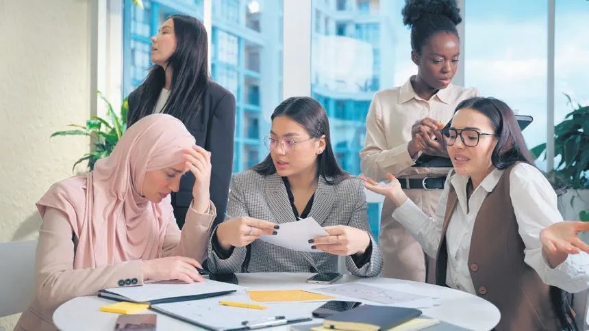 Nefret suçunun sessiz ortakları – TUBA KALÇIK Nefret suçunun sessiz ortakları – TUBA KALÇIK
