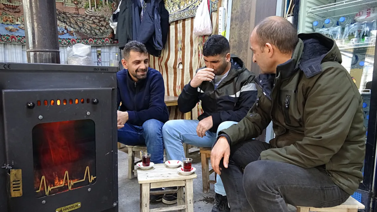 Türkiye’nin en çay tiryakisi ili belli oldu! Karadeniz’i bile geride bıraktı: Günde 15-20 bardak… Türkiye’nin en çay tiryakisi ili belli oldu! Karadeniz’i bile geride bıraktı: Günde 15-20 bardak…