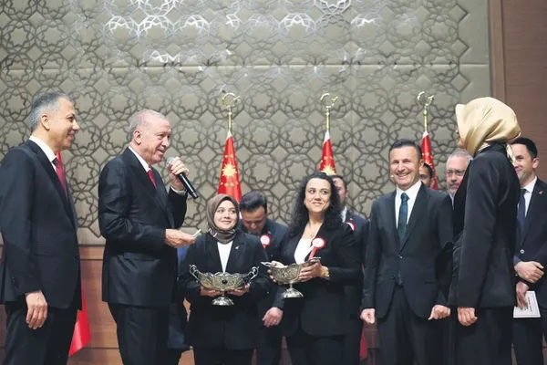 milletin-gonlune-girmeden-devlet-adami-olunmaz-1728938708096.jpeg