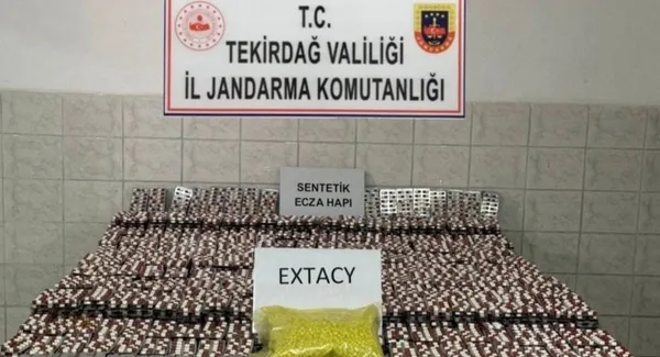 jandarmadan-zehir-tacirlerine-darbe-33-bin-uyusturucu-hap-ele-gecirildi-1768234721797.jpg