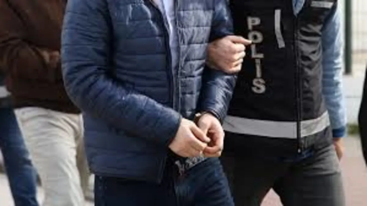 FETÖ’nün sınav ağına operasyon: 7 gözaltı kararı FETÖ’nün sınav ağına operasyon: 7 gözaltı kararı