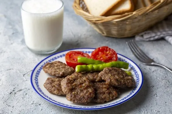 kilo-almamizin-en-buyuk-nedeni-uzmanlar-uyardi-farkinda-olmadan-20-kup-seker-tuketiyorsunuz-1755157638656.jpg