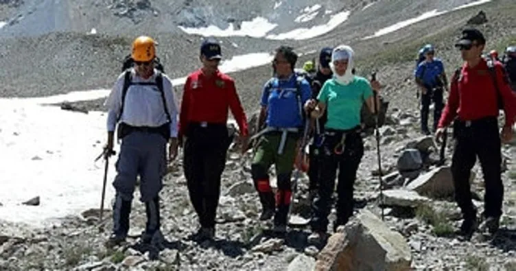 Erciyes’te 2 dağcı yaralandı