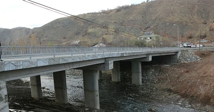 Bingöl’de selden yıkılan köprü trafiğe açıldı