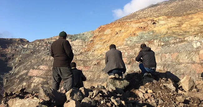 Toprak altında kalanlar aranıyor