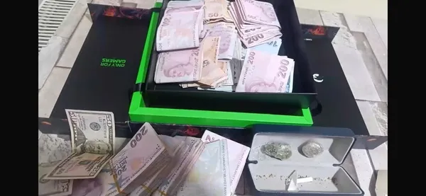 kadikoyde-sifreli-zehir-agi-ince-ince-islenen-operasyonla-boyle-cozuldu-1777797616268.jpg