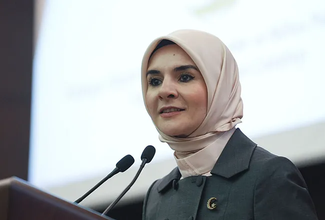 aile-bakani-mahinur-goktas-sosyal-medya-duzenlemesi-6-ay-icinde-yururluge-girecek-1779180407836.jpg Aile Bakanı Mahinur Göktaş: Sosyal medya düzenlemesi 6 ay içinde yürürlüğe girecek