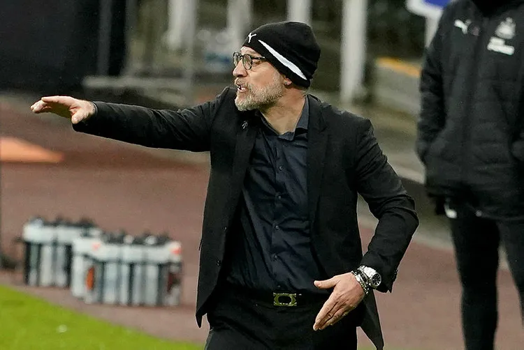 fenerbahcede-papatya-fali-one-cikan-hoca-adaylari-kimler-1625228359211.jpg