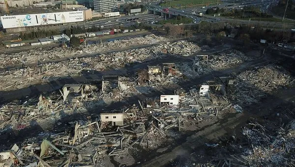 Zeytinburnu'ndaki Nakliyeciler Sitesi'nin yıkımı tamamlandı