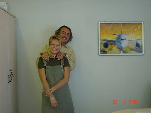 Pilot-hostes yasak aşkı fotoğraf makinasından çıktı