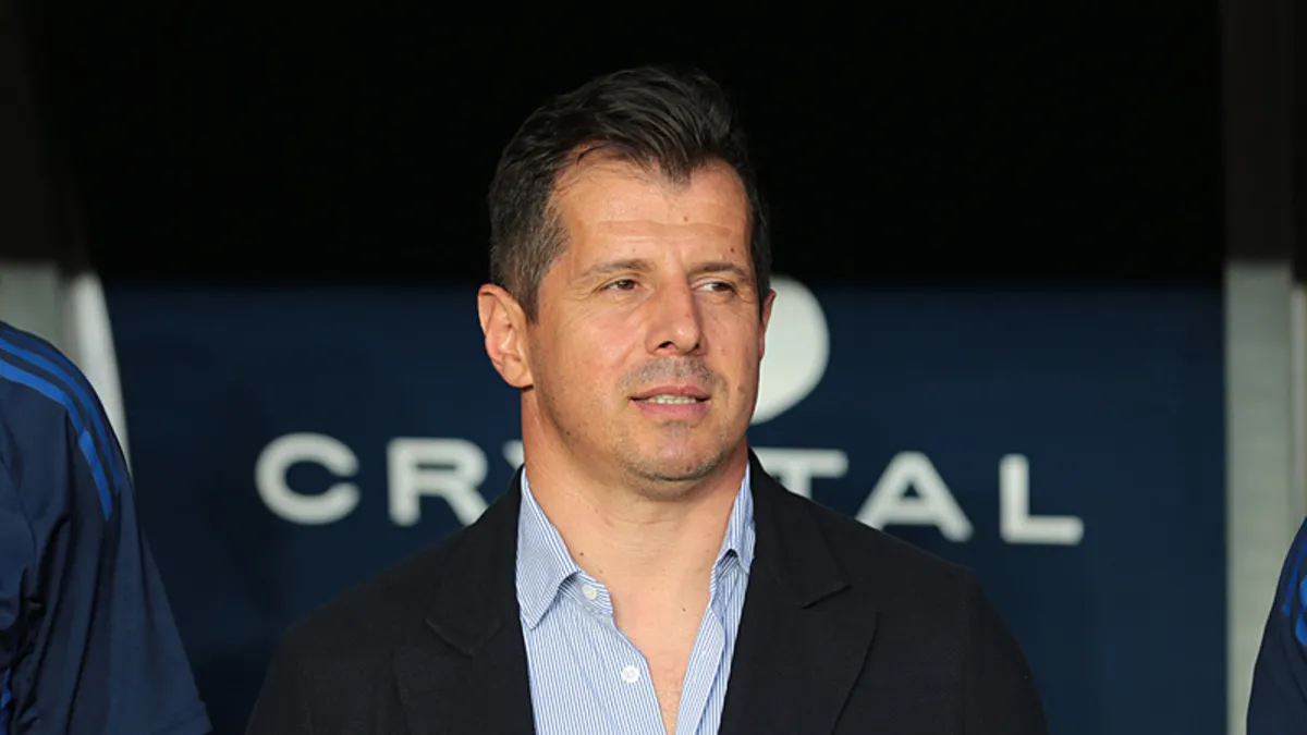 Emre Belözoğlu’ndan 14 milyon Euro çıkışı: “Bu paraya kulübün ihtiyacı var, kendi adıma istediğim bir para değil” Emre Belözoğlu’ndan 14 milyon Euro çıkışı: “Bu paraya kulübün ihtiyacı var, kendi adıma istediğim bir para değil”