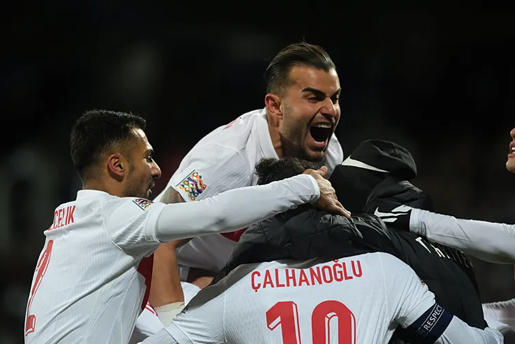 Ahmet Çakar’dan A Milli Takım’a eleştiri: Amatör takımın yiyeceği gol | İzlanda’ya futbol dersi verdik