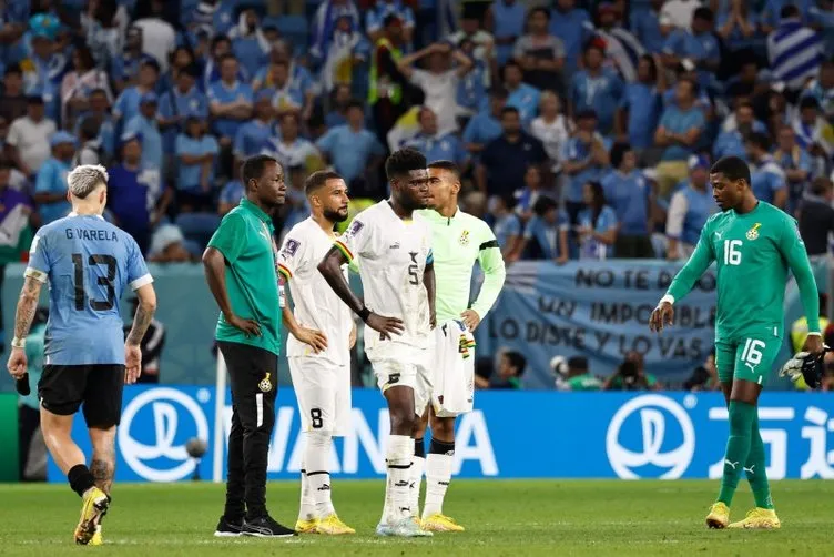 Son dakika haberleri: Dünya Kupası’nda Galatasaraylı Fernando Muslera kendinden geçti! Uruguay - Gana mücadelesi yıllar sonra yine olaylı bitti...