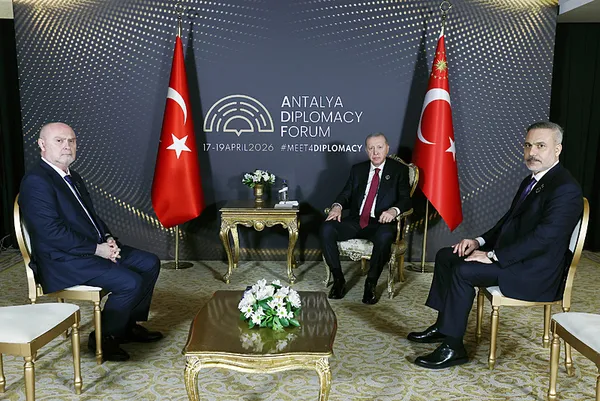 antalyadan-dunyaya-mesaj-baskan-erdogandan-diplomasi-ruzgari-liderler-ile-pes-pese-gorusme-1776524868849.jpg (800×534)