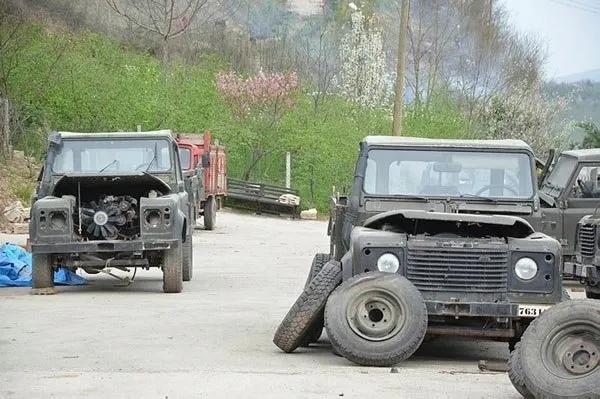 Hurdadan askeri araçları alıp şahesere çeviriyor!