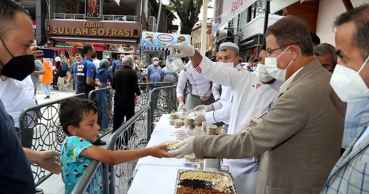Eyüpsultan’da aşure ikramı
