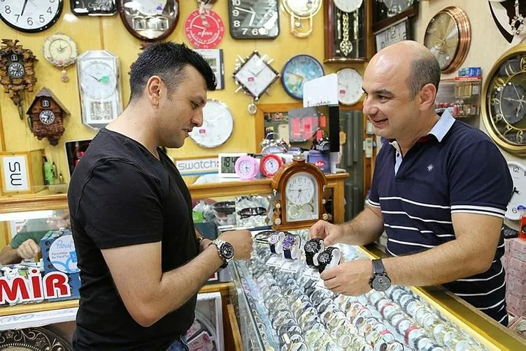 Sokakta satılan saatler ’kanser’ saçıyor