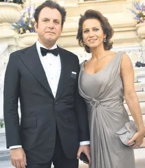 56. doğum günü için servet harcamış: 5 milyon TL’ye Özcan Deniz’i sahneye çıkardı 56. doğum günü için servet harcamış: 5 milyon TL’ye Özcan Deniz’i sahneye çıkardı