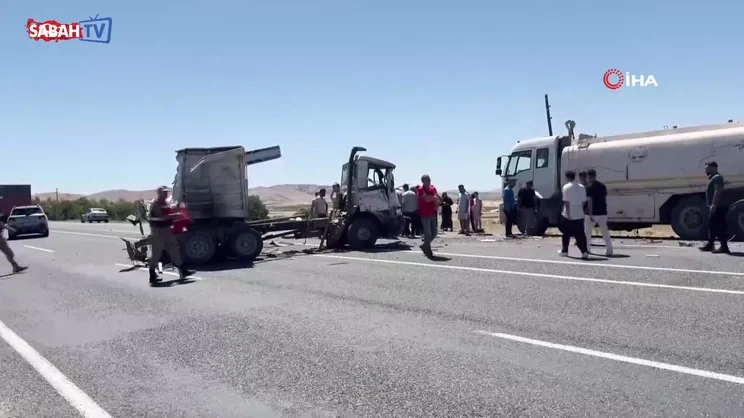 Elazığ’da kamyonlar çarpıştı: 1 yaralı