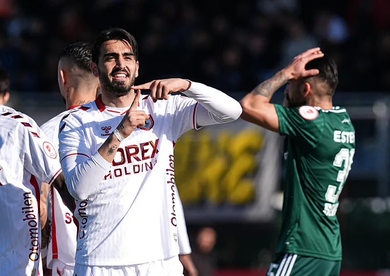 Süper Lig’de transferler peş peşe açıklandı! İşte atılan tüm imzalar...