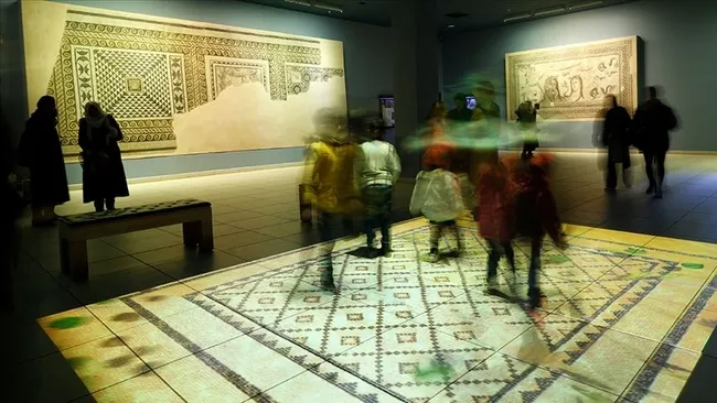 gencler-muzekart-gns-ile-turkiyedeki-tarihi-mekanlari-ucretsiz-geziyor-1661168515907.jpg